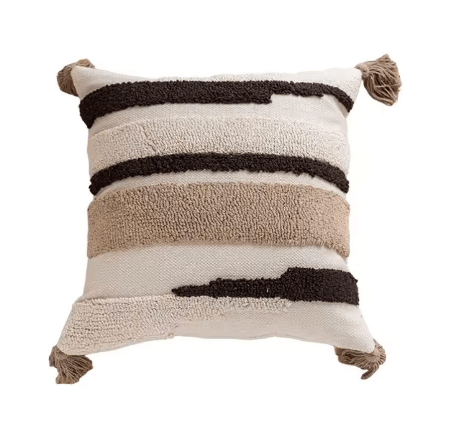 Nordic Retro Kissenbezug with tufted geometric pattern in warm yellow-brown tones, adding Scandinavian charm to any home decor.