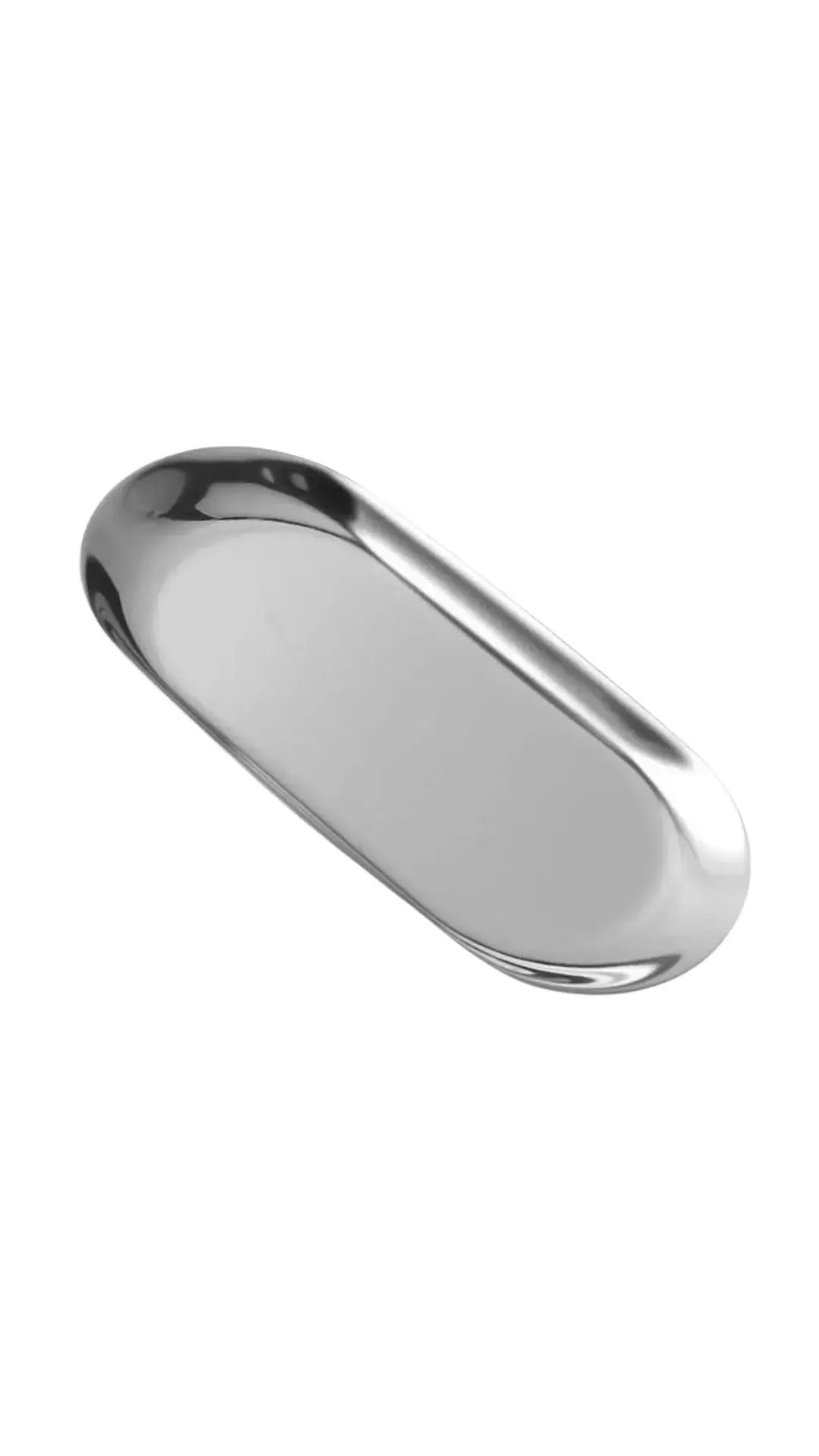 Silbernes Edelstahl-Tablett, minimalistisch und elegant, ideal für Tischdeko und Servieren.