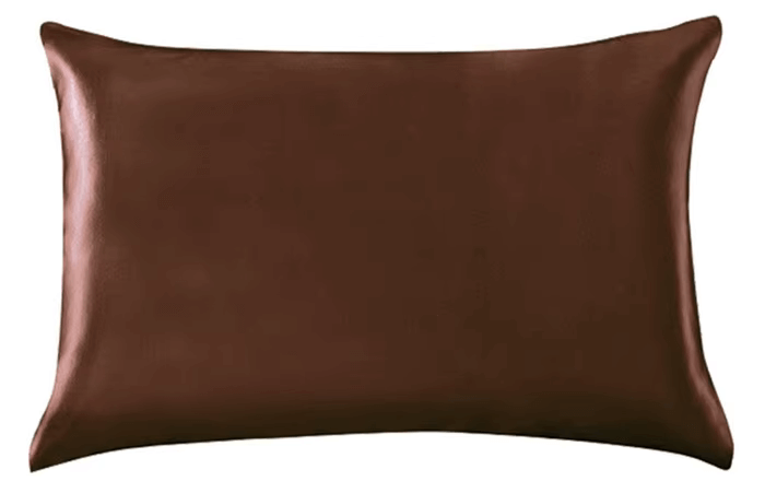 Mocha Mousse Silk Pillowcase, luxurious 100% mulberry silk, trendy Pantone color 2025, premium sleep perfection and elegance.